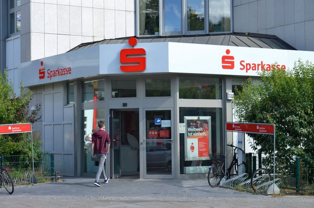 debanking-an-authoritarian-threat-to-the-left