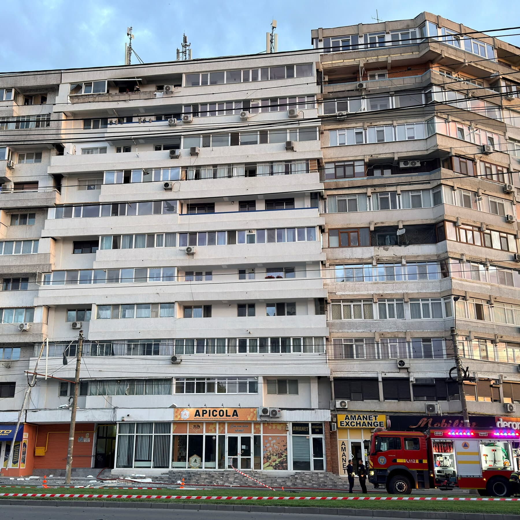 russian-drone-hits-romanian-apartment-building-officials-say