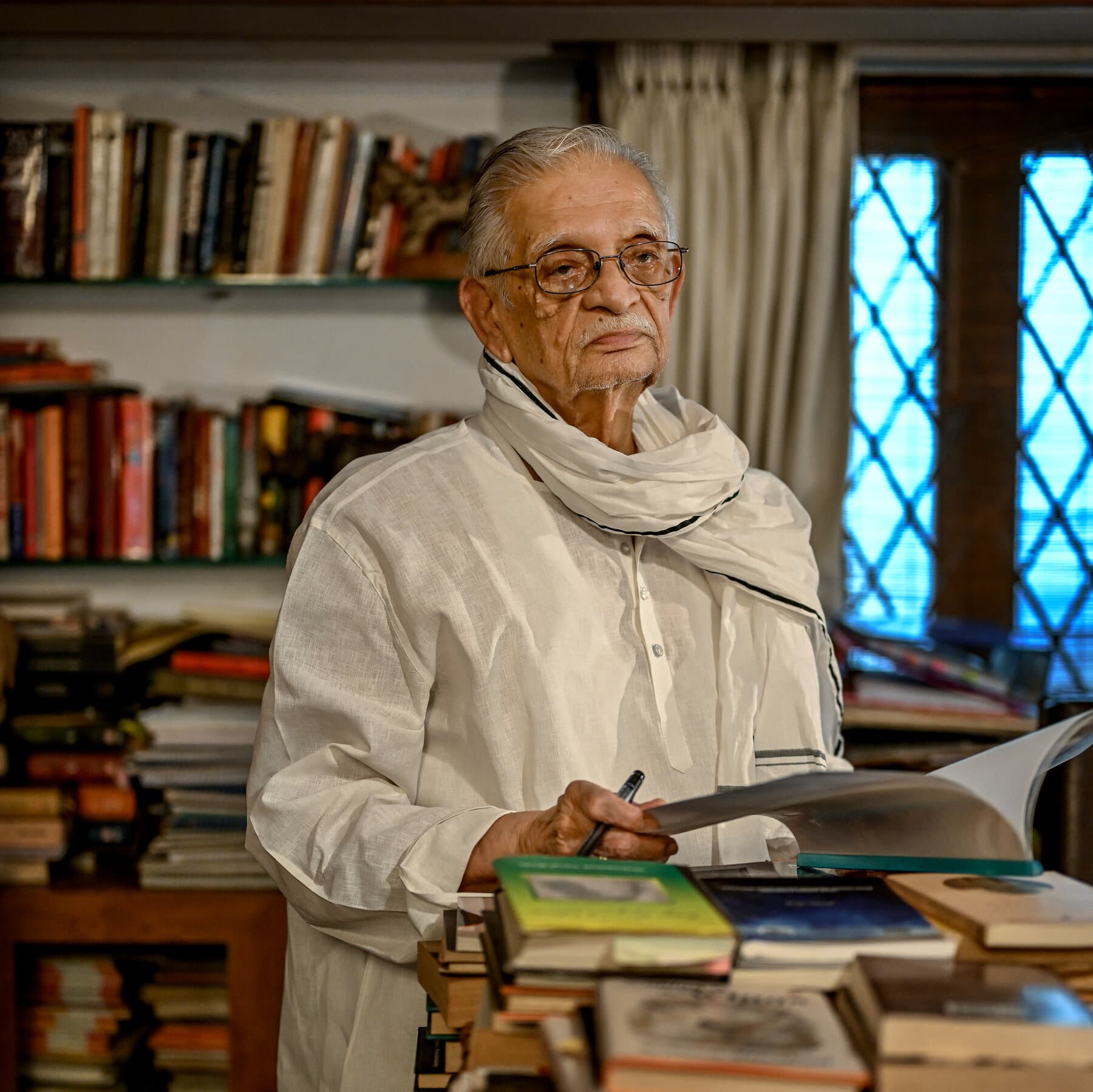 at-92-the-bard-of-bollywood-is-still-writing-about-love