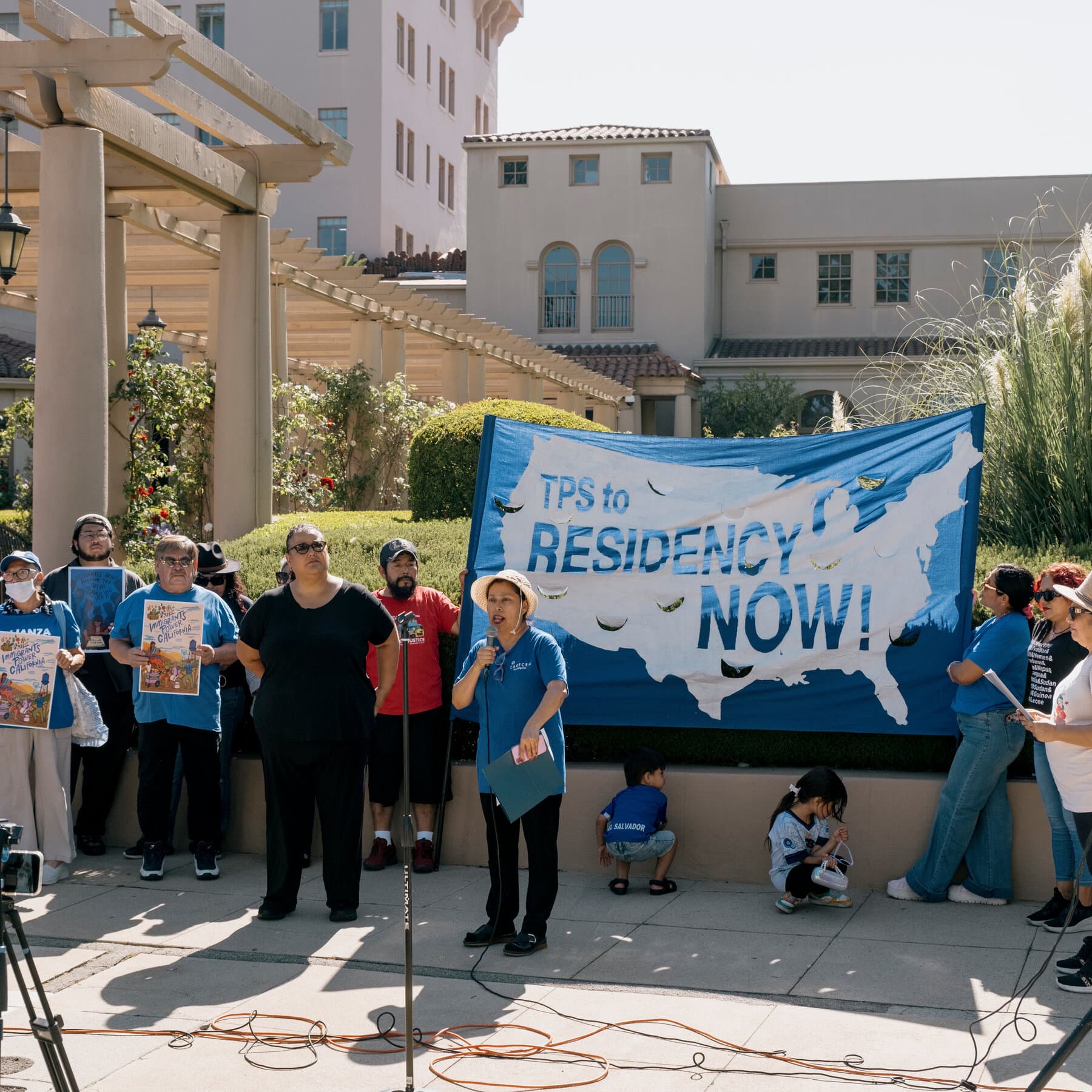 salvadorans-to-keep-temporary-protected-status-for-now-trump-officials-say