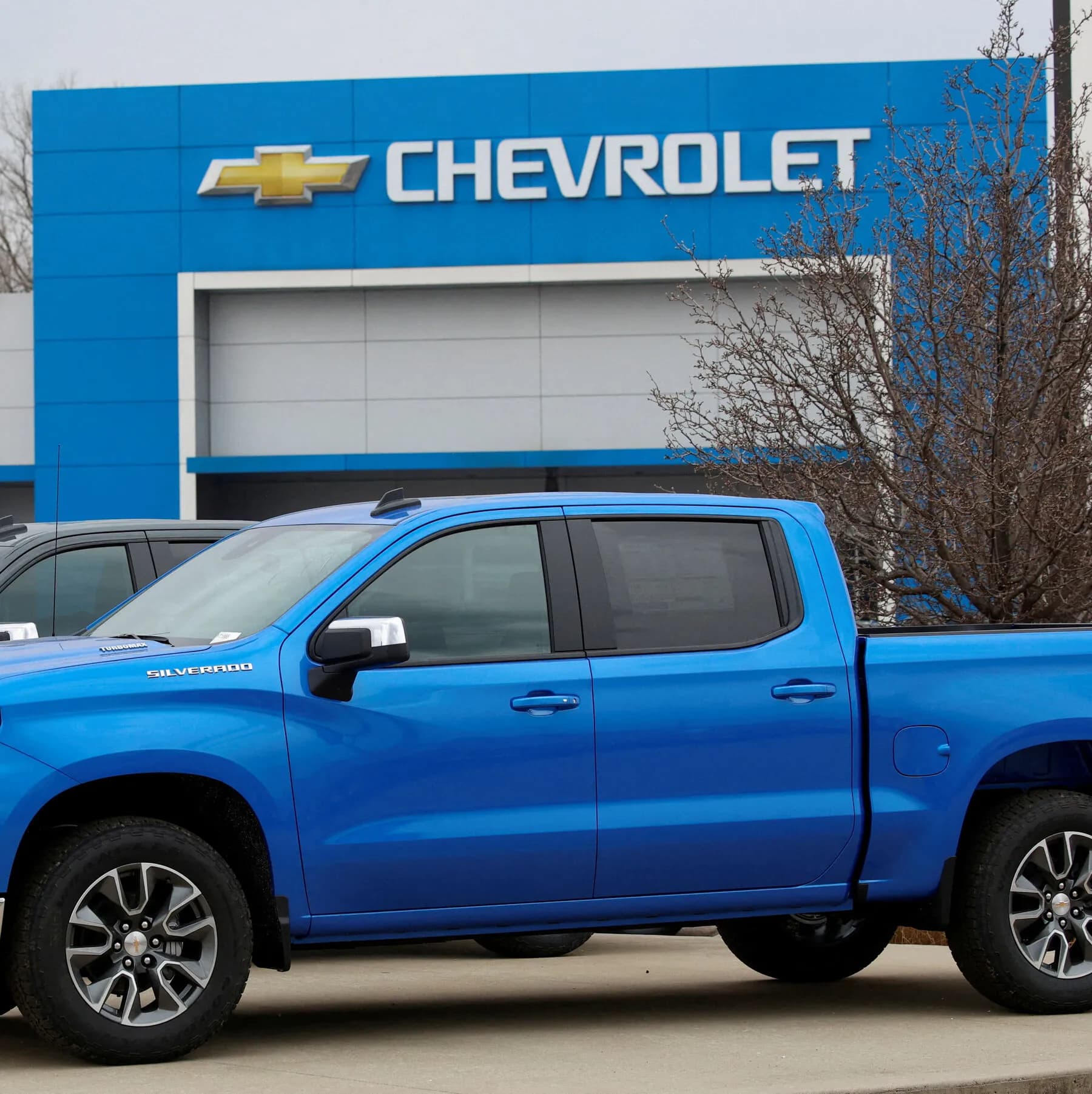 sales-of-hulking-pickups-and-suvs-sag-as-fuel-prices-soar