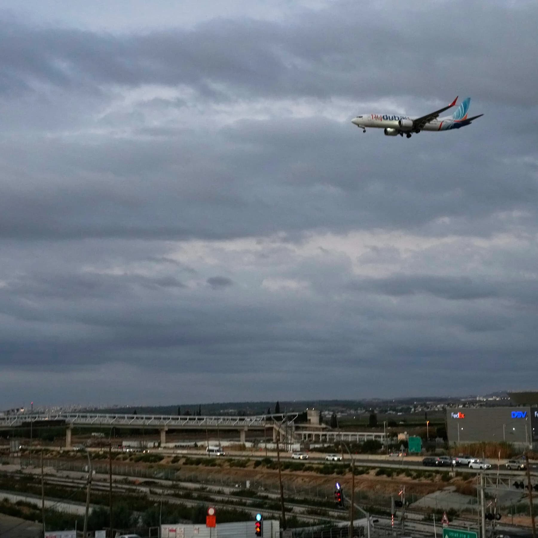 how-flydubai-passengers-and-crew-averted-disaster-after-pilot-was-stabbed-during-flight