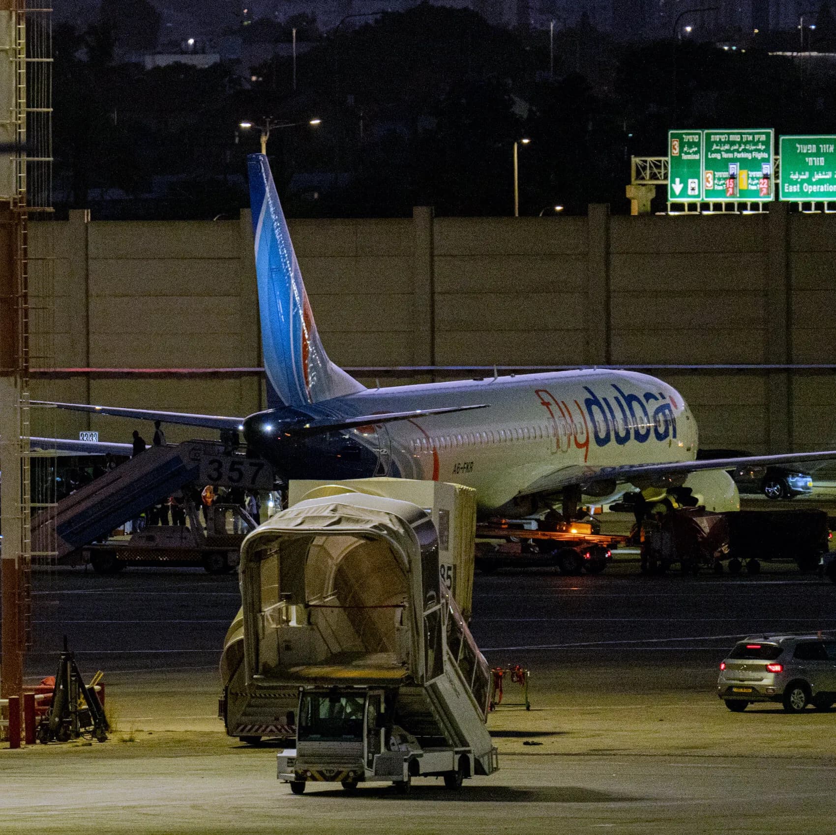 why-were-4-pilots-aboard-flydubai-flight-1073