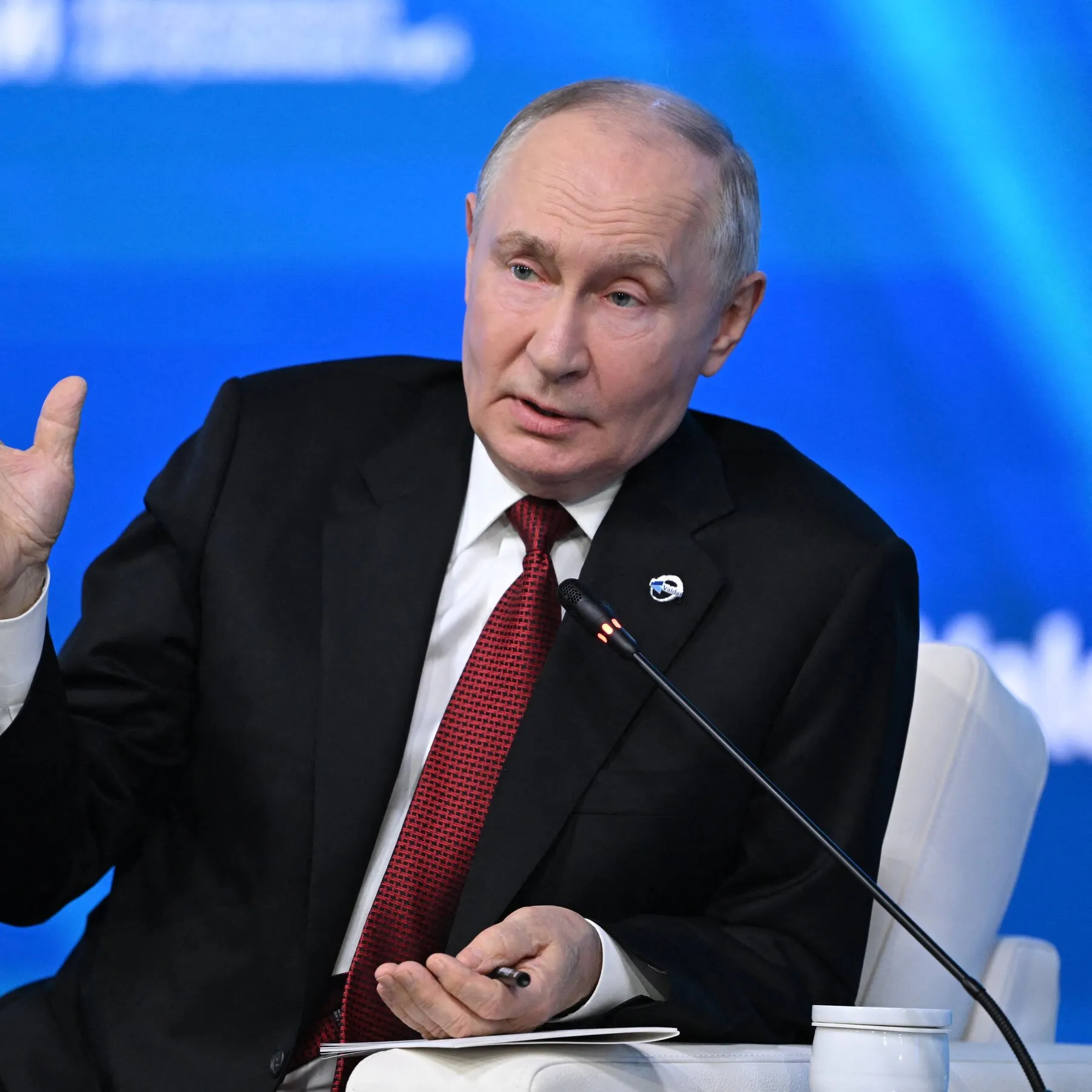 trump-hands-victories-to-putin-who-offers-more-war-in-return